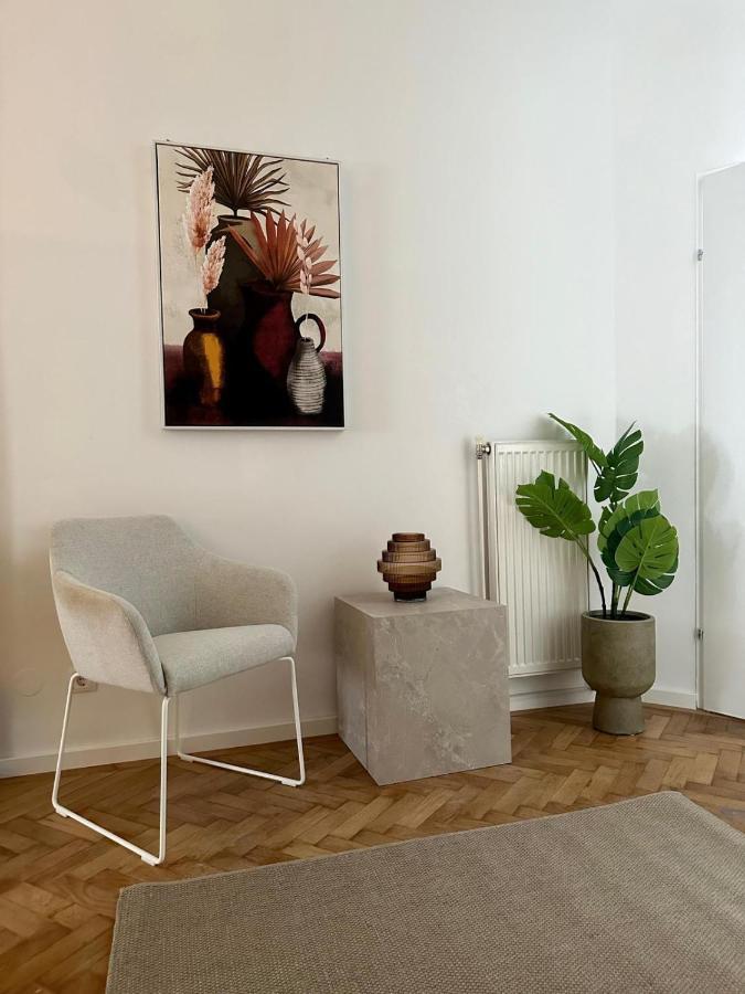 Designer Apartment Near Main Station Вена Экстерьер фото