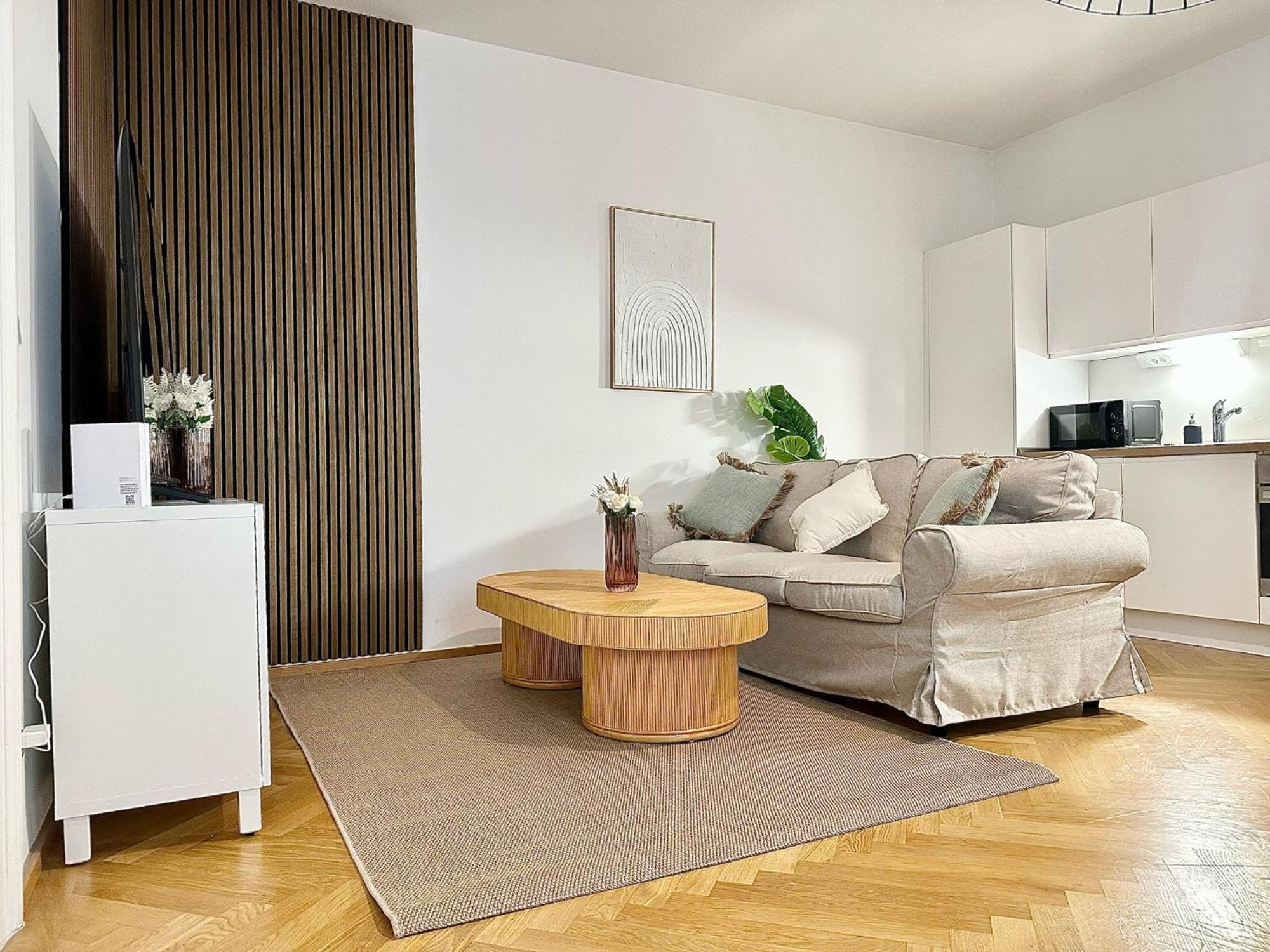 Designer Apartment Near Main Station Вена Экстерьер фото