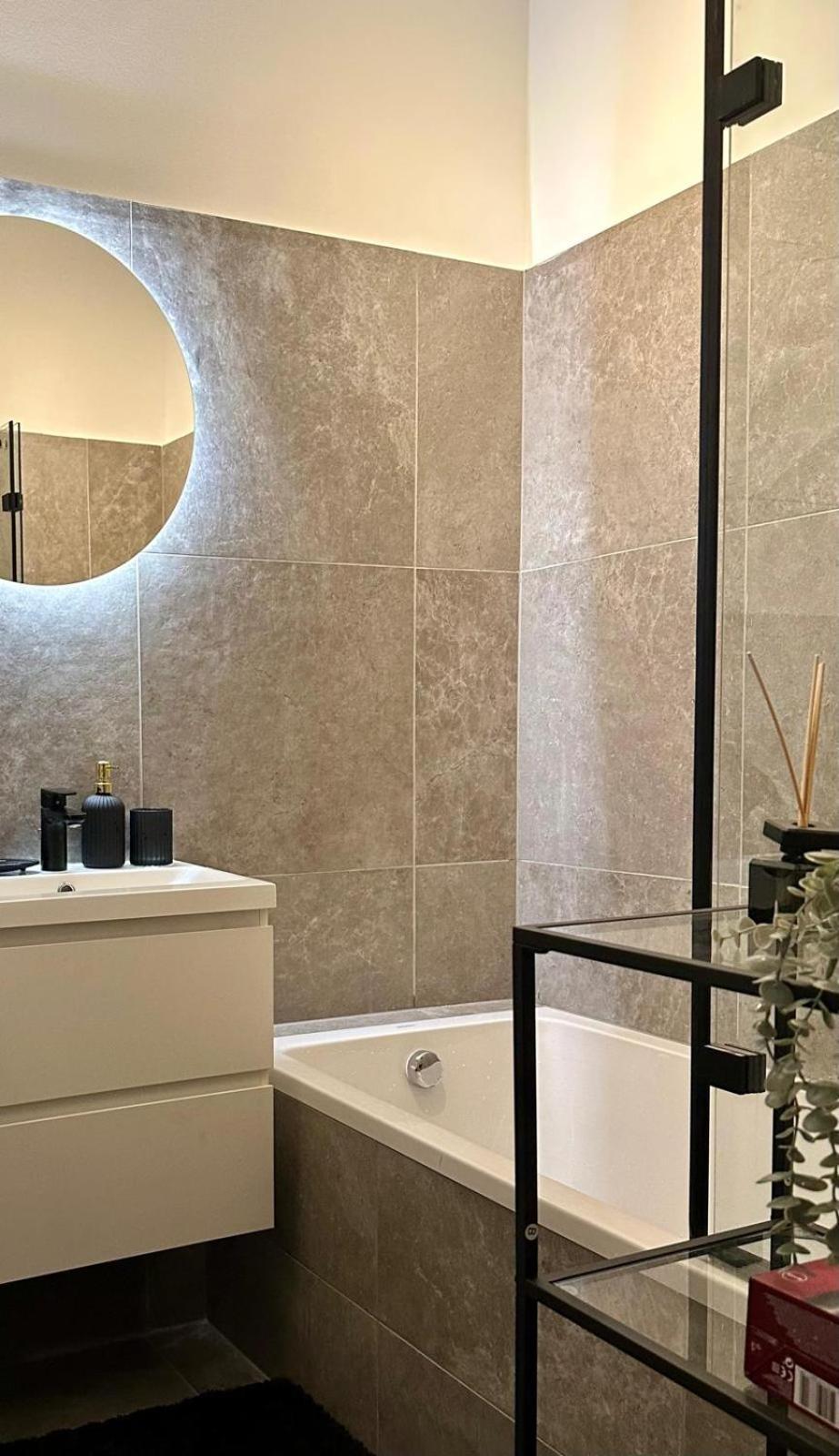 Designer Apartment Near Main Station Вена Экстерьер фото
